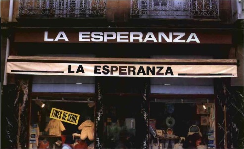 Escaparate de tienda La Esperanza